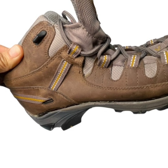 KEEN Women's Brown and Gray Lace Up Boots Size: 11 - Picture 12 of 12